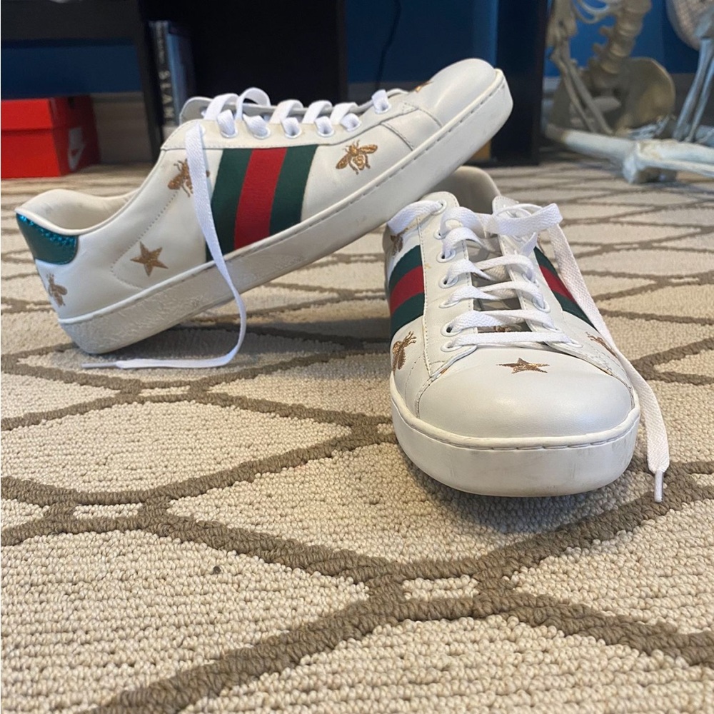 Gucci White Sneakers with Red and Green Stripes